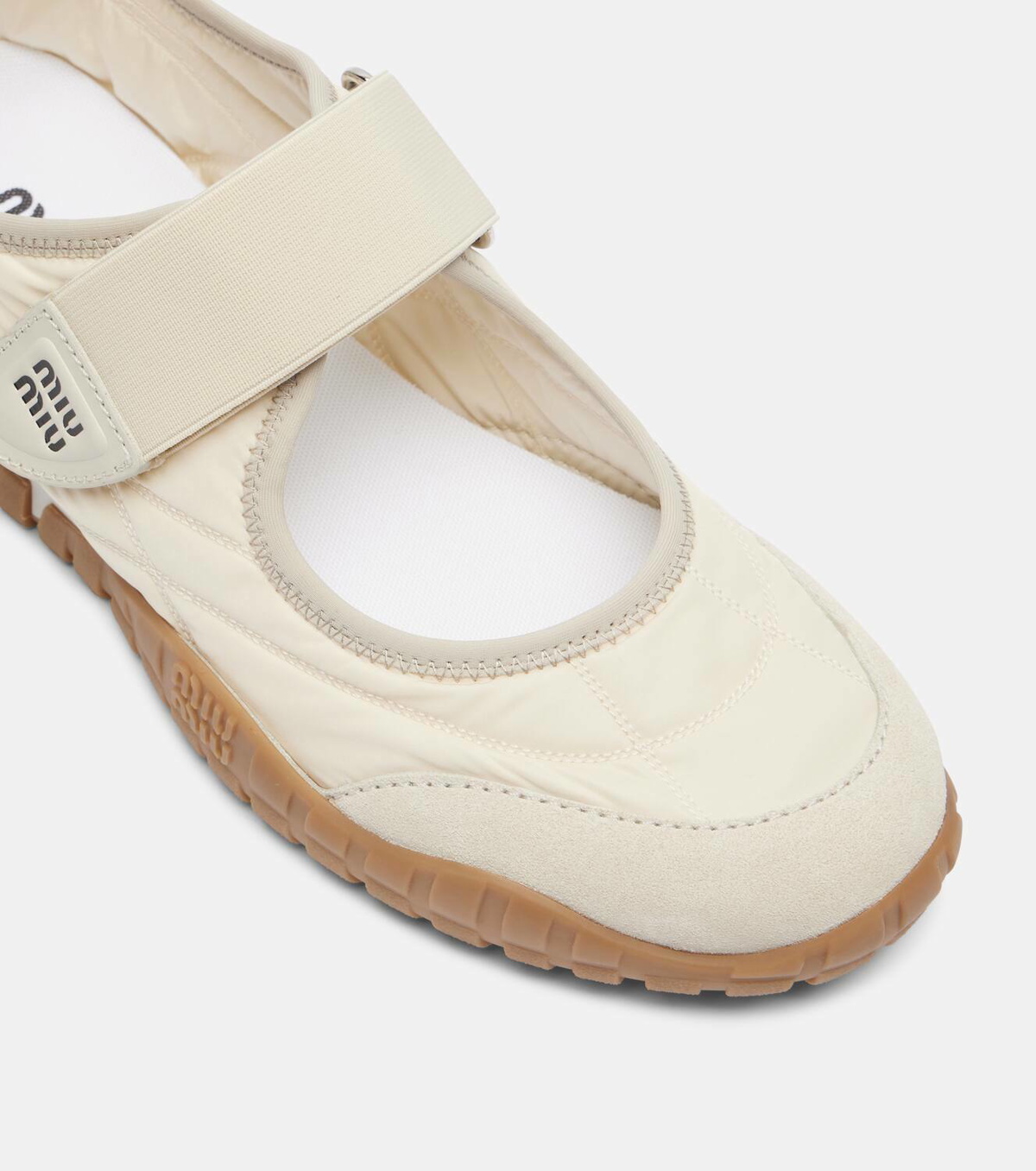 正規品MIU MIUメリージェーン フラットシューズ Miu Miu メリージェーン パンプス | ニュートラル | FARFETCH JP