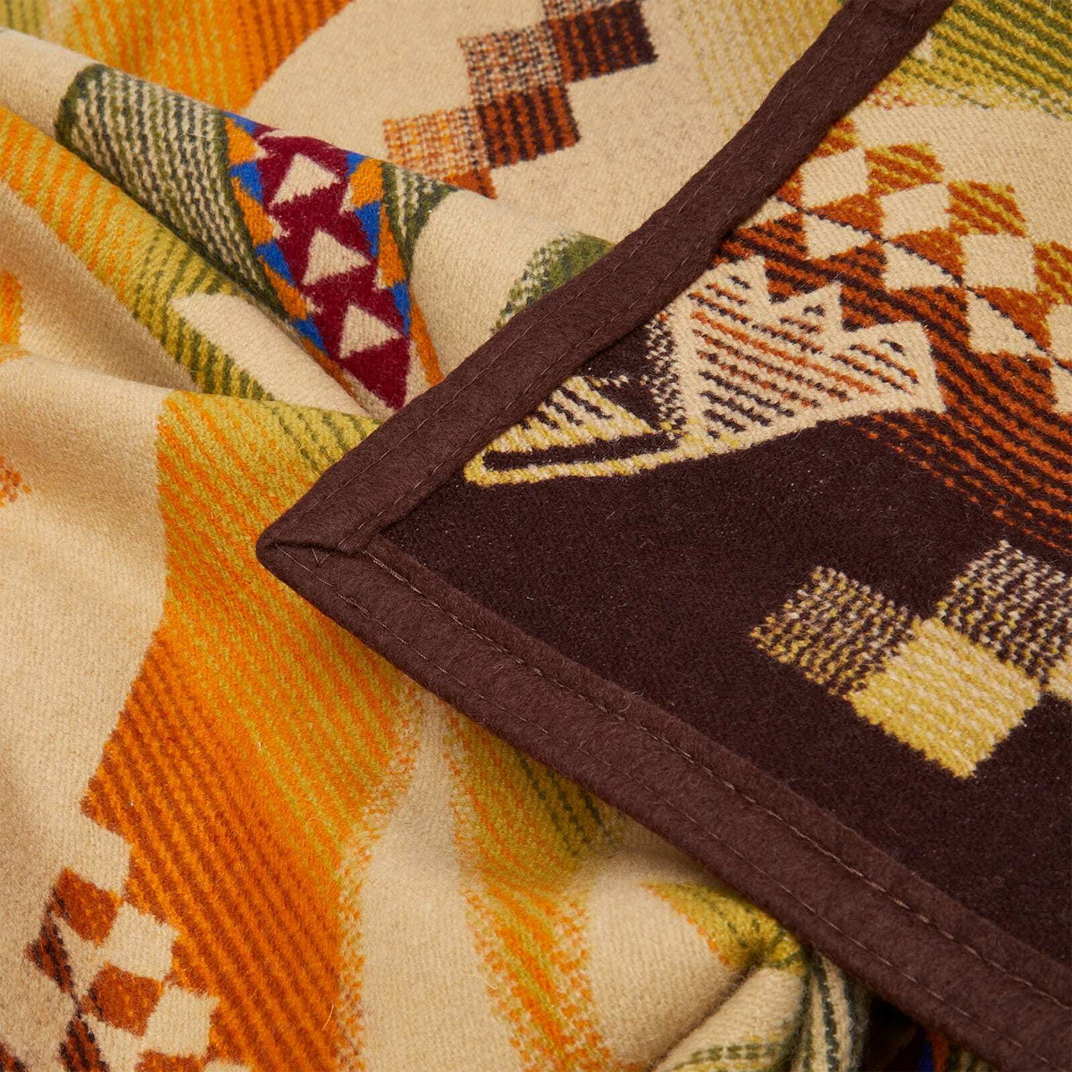 Pendleton Jacquard Unnapped Throw in Mystic Lake 