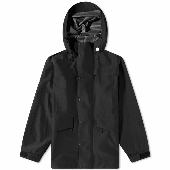 Photo: Moncler Men's Genius x HYKE Rhonestock Short Parka Jacket in Black