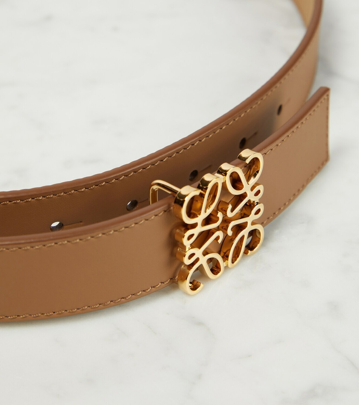 Anagram leather belt in gold - Loewe | Mytheresa