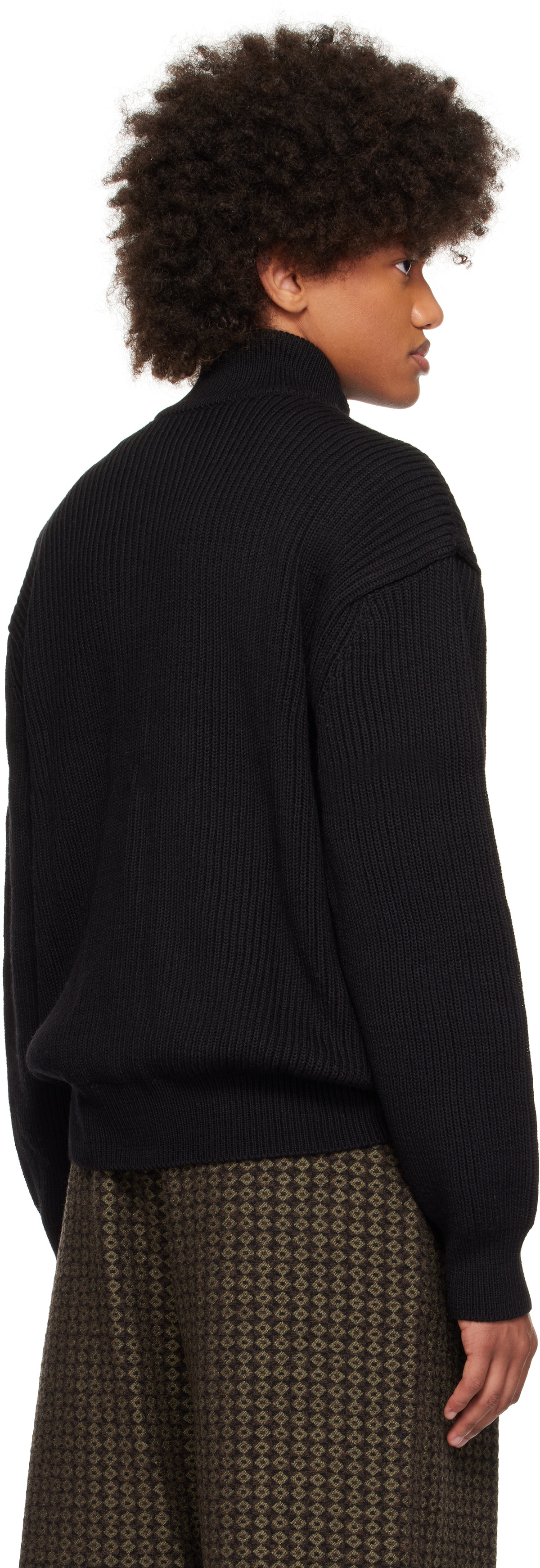AMOMENTO Black Full Needle Sweater