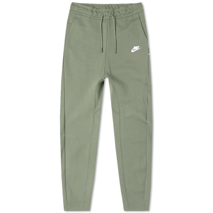 Photo: Nike Tech Fleece Pant