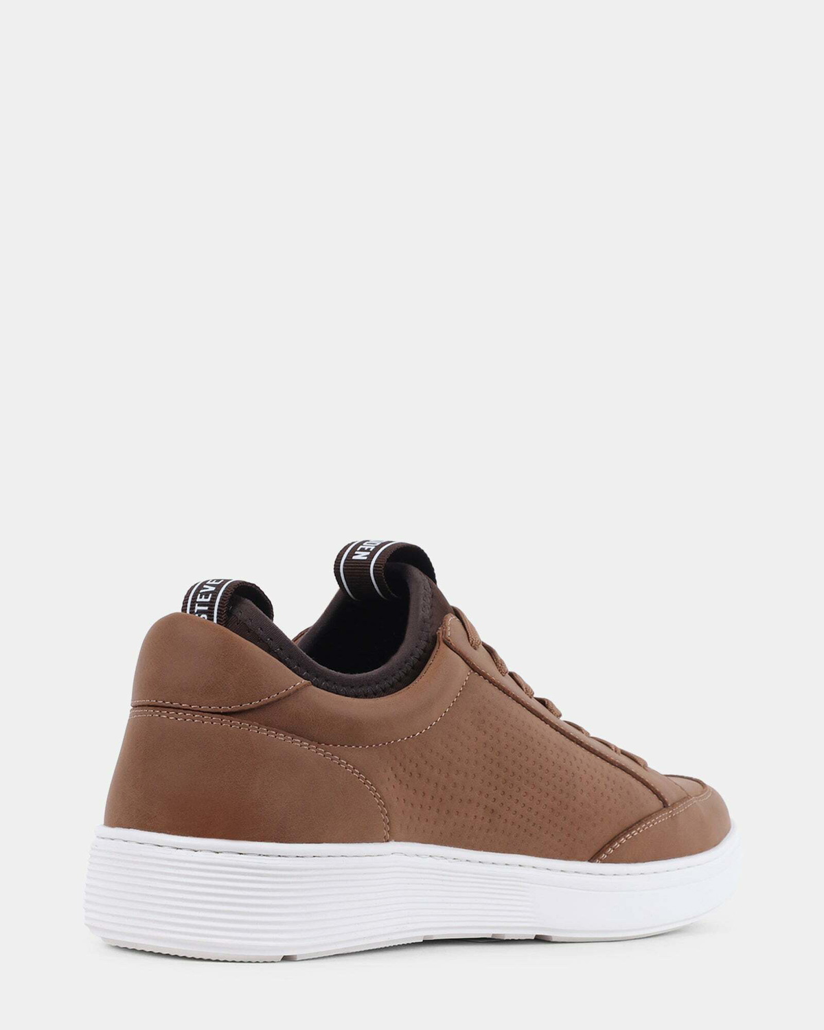 Steve Madden Lazlo Sneakers in Cognac Nubuck