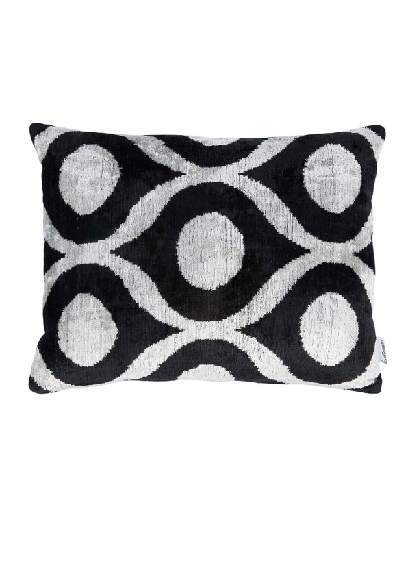 Photo: Les Ottomans Velvet Cushion