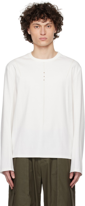Photo: CARNET-ARCHIVE White '3 Stitches 3 Metal Plates' Long Sleeve T-shirt