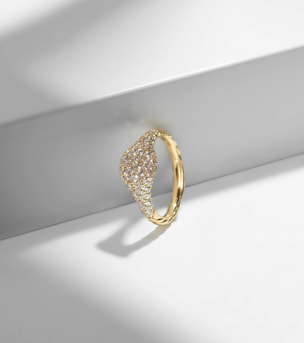 David Yurman Petite Pavé 18kt gold pinky ring with diamonds