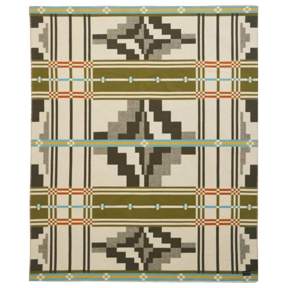 Pendleton Jacquard Napped Throw in Seven Springs 