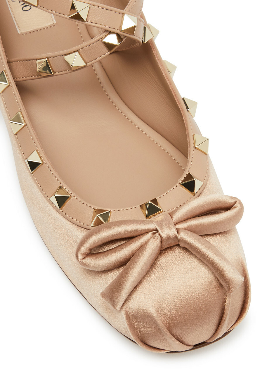 フラットシューズ VALENTINO GARAVANI Woman Ballet flats Nude 6W2S0HB6XGR GF9 Valentino Garavani Rockstud Satin Ballet Flats Nude