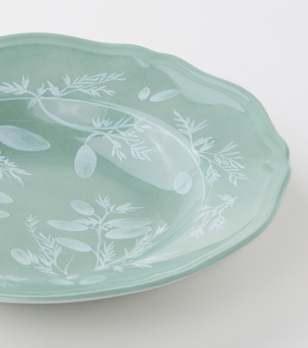 Cabana x Ginori 1735 floral porcelain soup plate