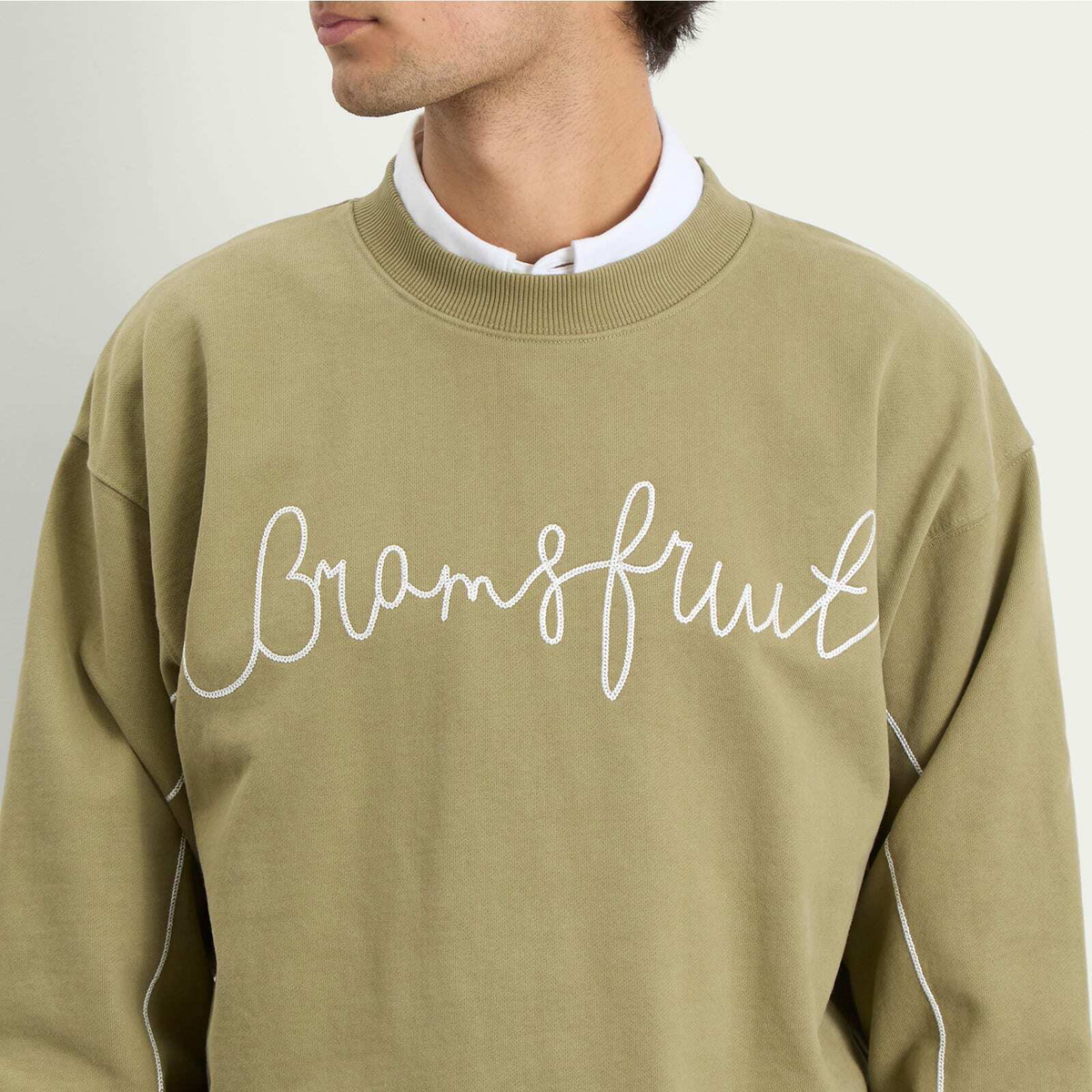 Bram's Fruit Men's Garden Hose Chain Stitch Crewneck Sweatshirt in Solid Olive Green