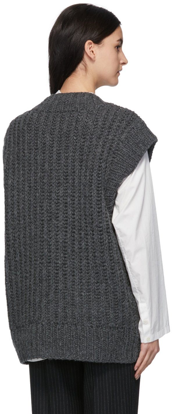 AMI Paris Grey Hand-Knitted V-Neck Oversize Vest