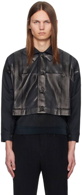 Photo: 132 5. ISSEY MIYAKE Black Tucked Foil Jacket