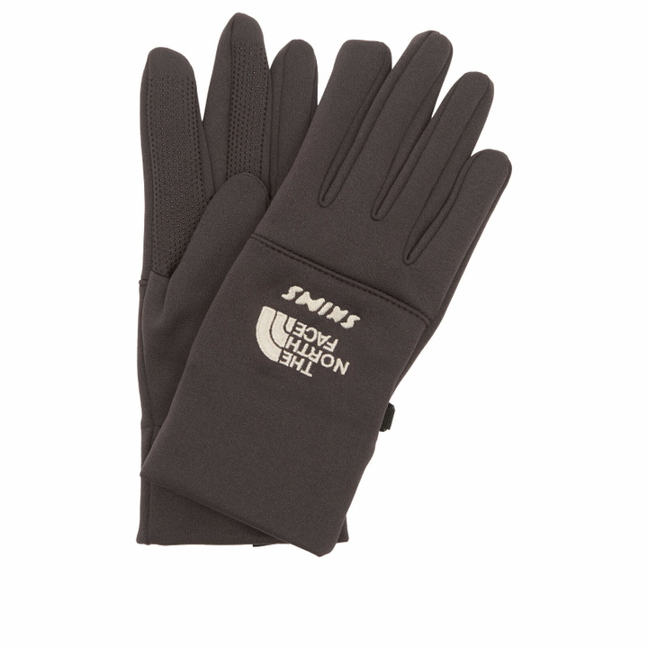 Photo: The North Face Women's x SKIMS Gloves in Sk Phoenix