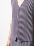 ISSEY MIYAKE - V-neck Pleated Vest