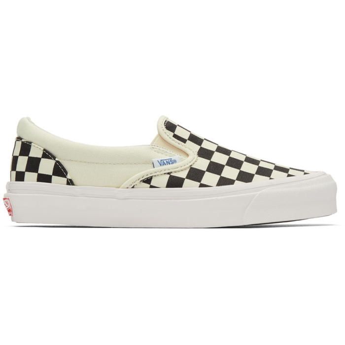 Photo: Vans Black and Off-White OG Checkerboard Classic Slip-On Sneakers 