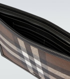 Burberry - Checked zipped wallet