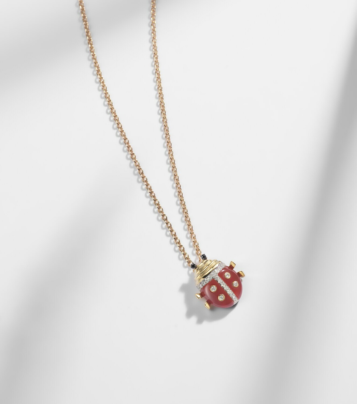Yvonne Léon Coccinelle Mini 9kt gold pendant necklace with diamonds and agate