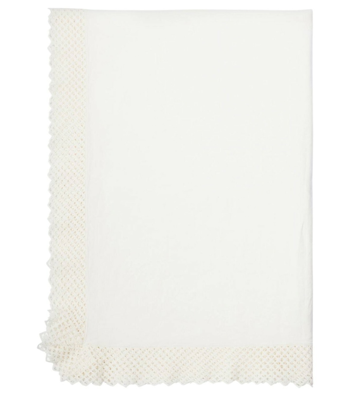 Photo: Once Milano Macramé linen tablecloth
