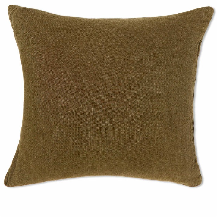 Photo: HOMMEY Men's Essential Linen Cushion in Khaki
