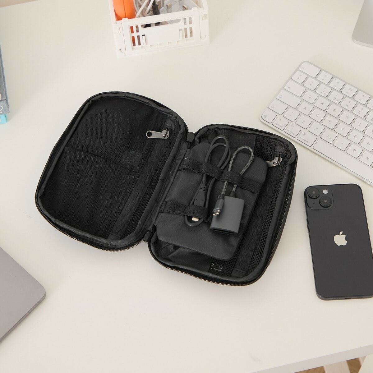 Db Journey Ramverk Tech Organiser in Black Out 