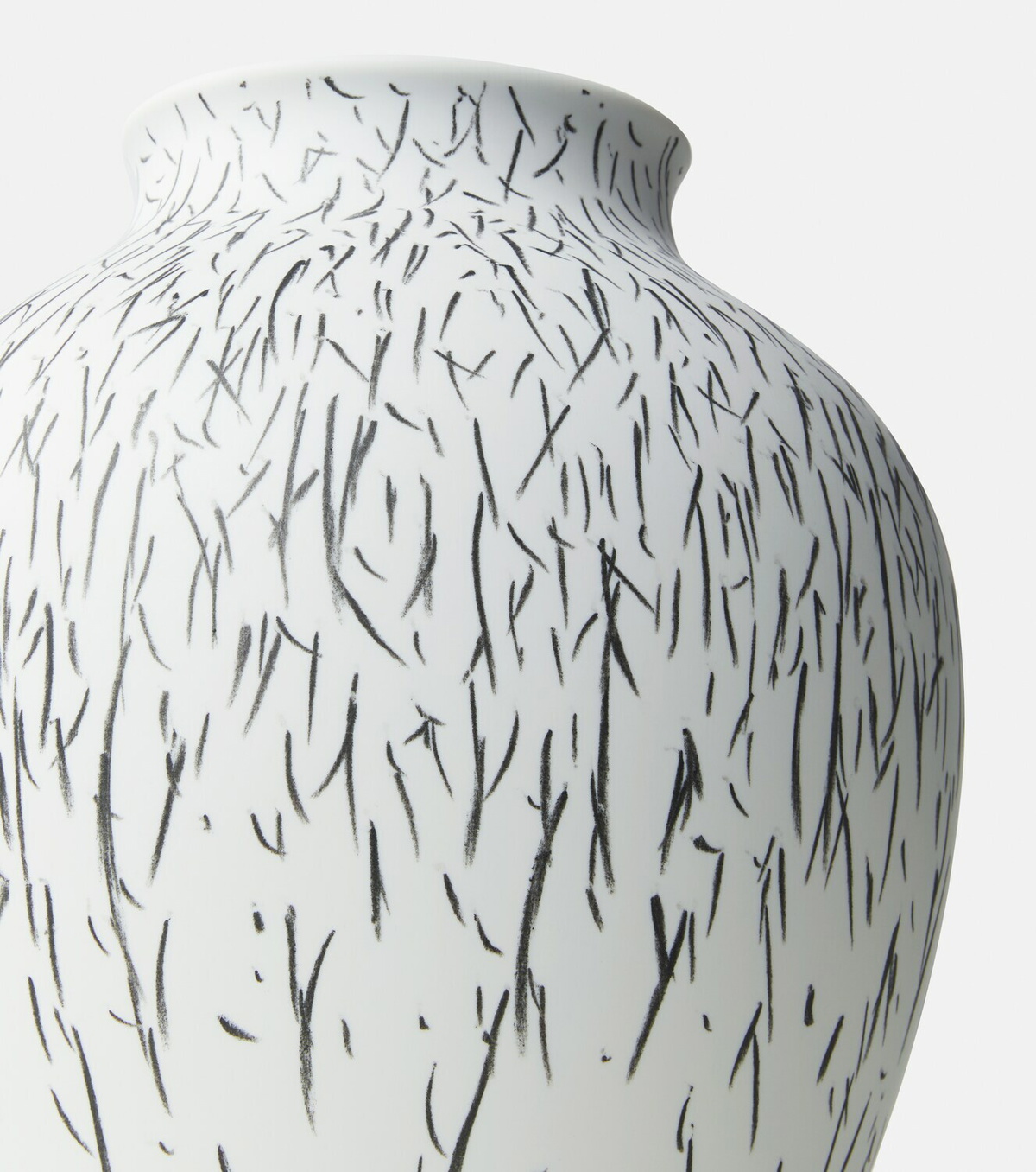 Cassina Post Scriptum curved vase by Formafantasma