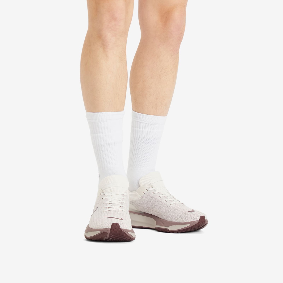 Nike Running Nike ZoomX Invincible 3 Sneaker in Phantom/Burgundy Crush/Taupe Grey