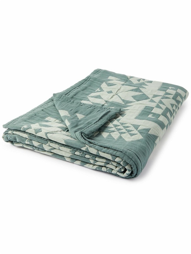 Photo: Pendleton - Quilted Organic Cotton-Matelassé Blanket