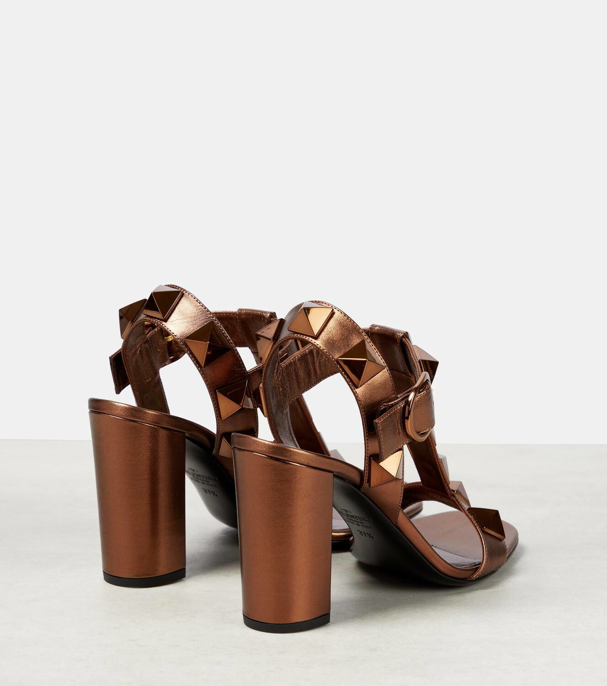 【Valentino Garavani】 Romanスタッドレザーサンダル VALENTINO GARAVANI Roman Stud leather sandals | THE OUTNET