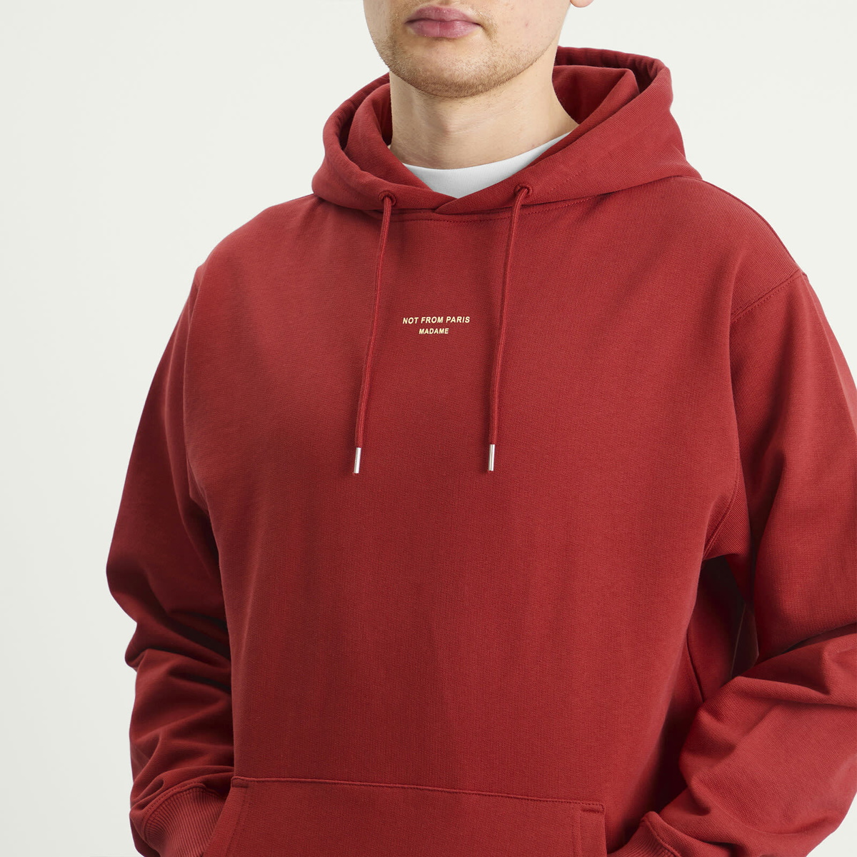 Drôle de Monsieur Men's Classic Slogan Hoodie in Dark Red