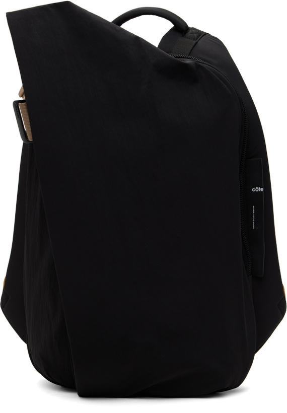 Photo: Côte&Ciel Black Isar M Smooth Colour Accent Backpack