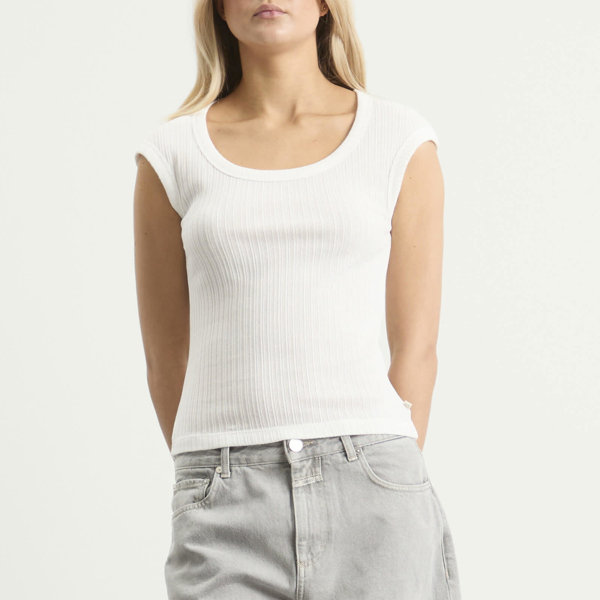 Closed Women's Fitted T-Shirt in Ivory