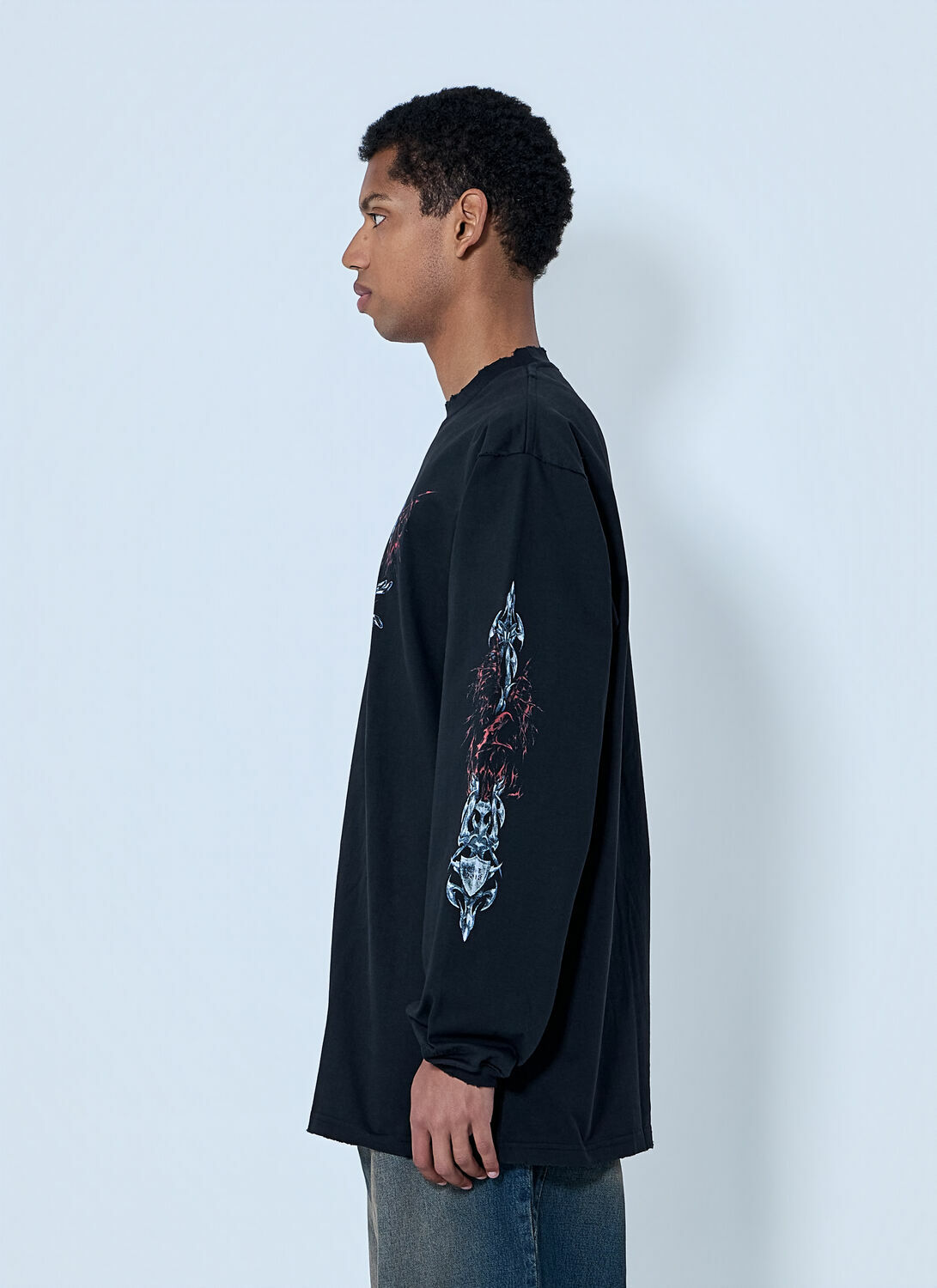 VETEMENTS Graphic Long Sleeve T-Shirt