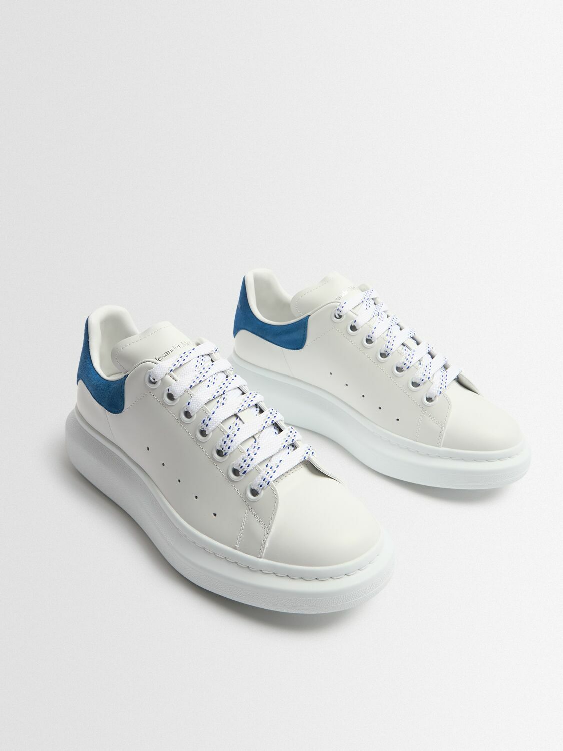 ★関税込★ALEXANDER MCQUEEN★レザー OVERSIZED SNEAKERS★人気 Oversized leather sneakers in multicoloured - Mc Queen