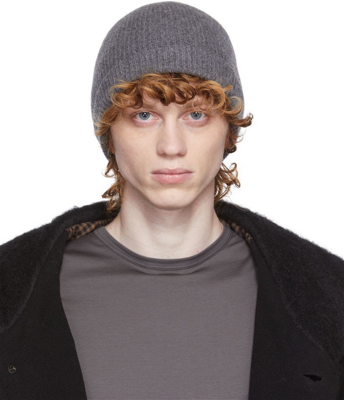 Photo: Sunspel Grey Recycled Cashmere Ribbed Beanie
