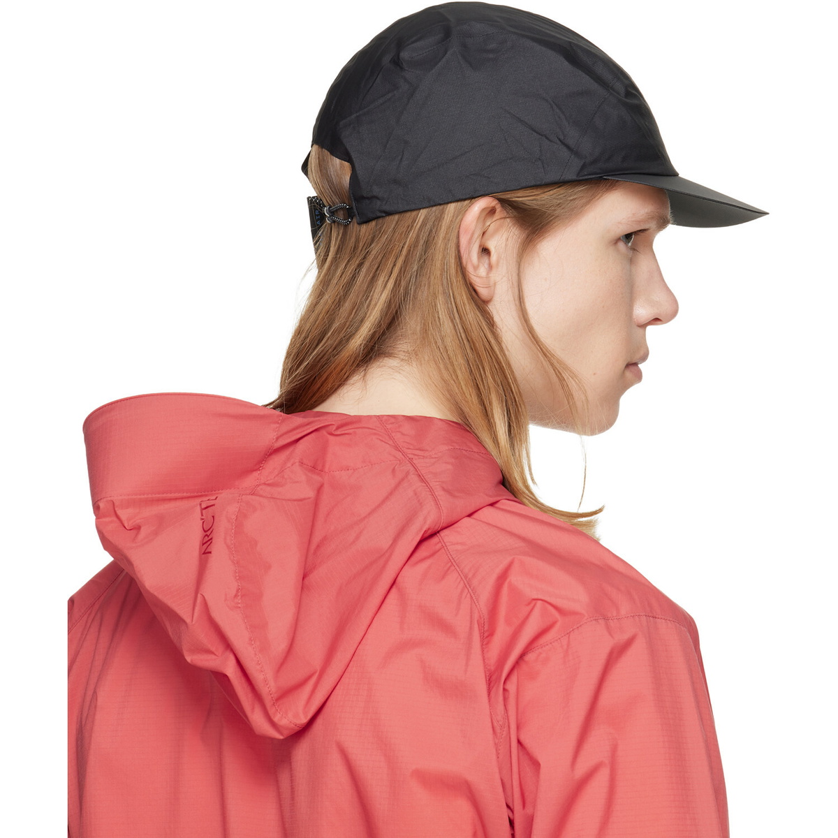 Satisfy Black Pertex 3L Rain Cap