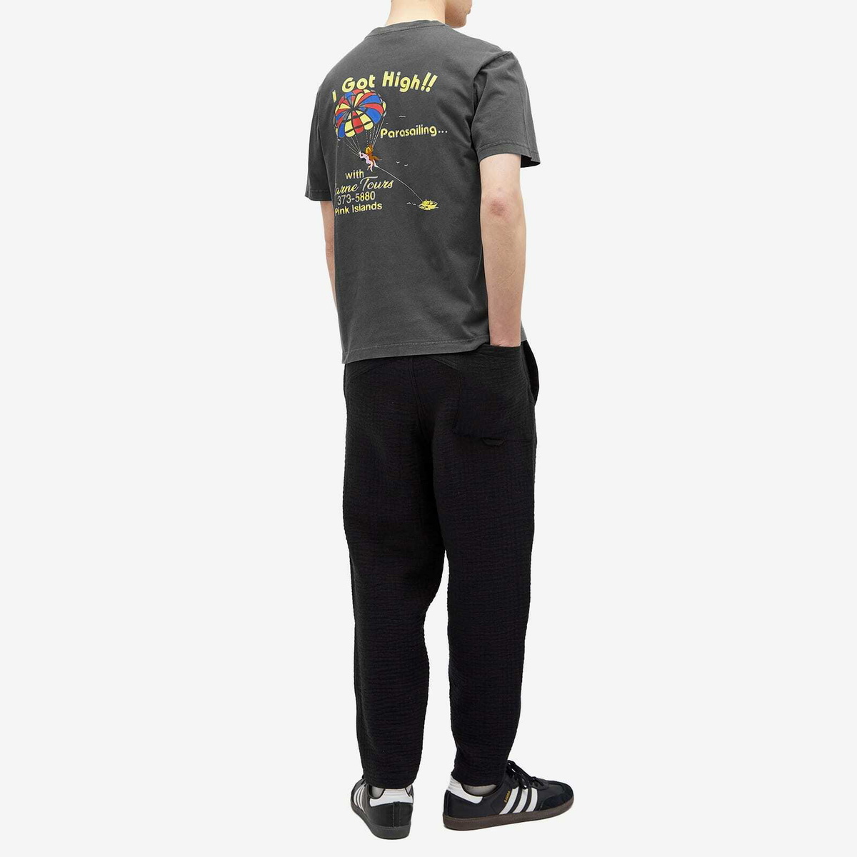 【関税込み】Carne Bollente ブラック I Got High!! Tシャツ Carne Bollente Men's I Got High T-Shirt in Washed Black