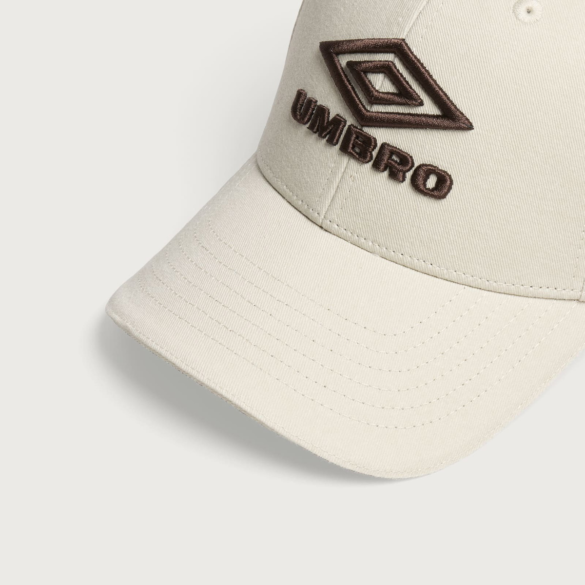 Umbro Men's Check Panel Cap in Pelican