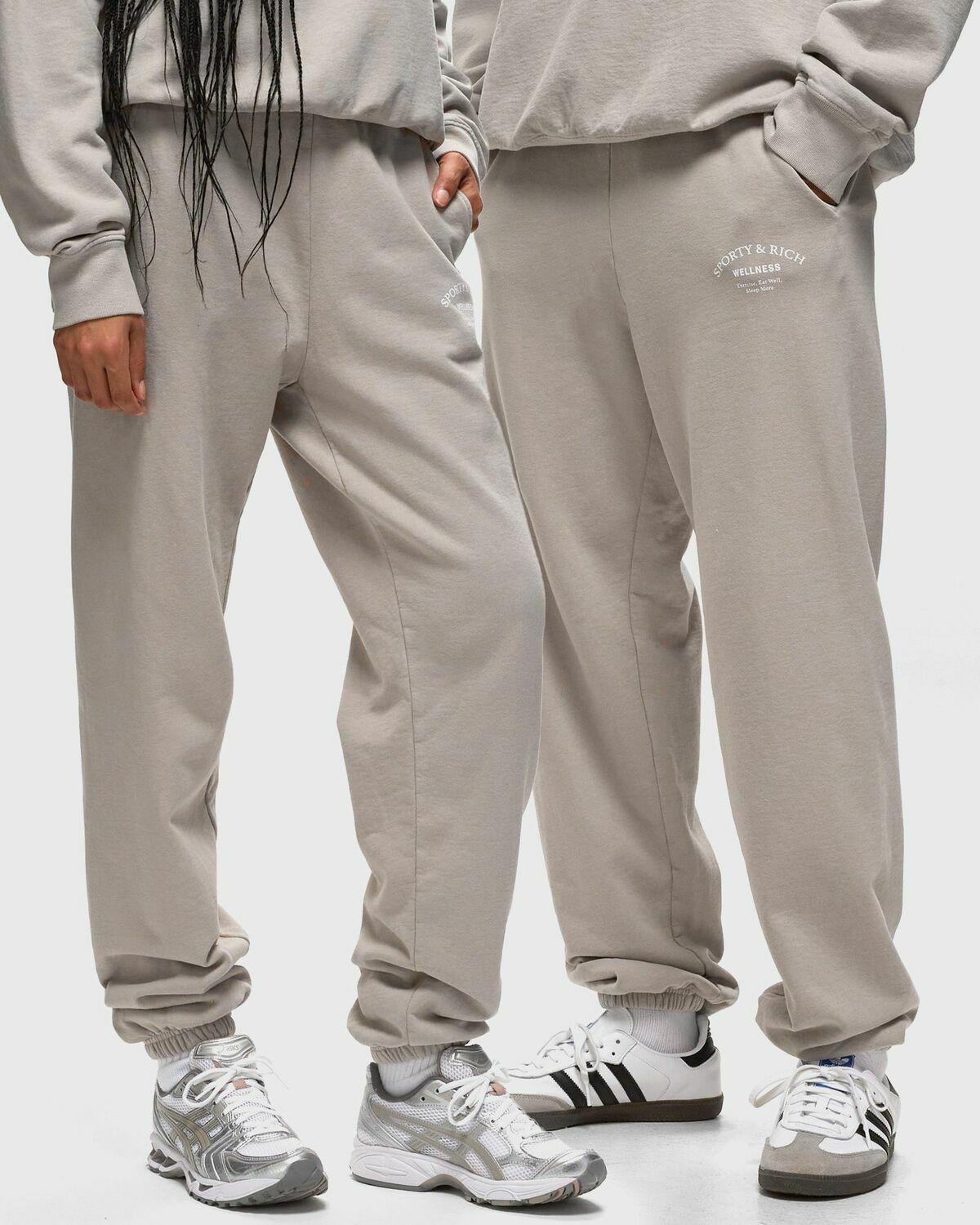 Sporty & Rich Varsity Crest Sweatpant Grey