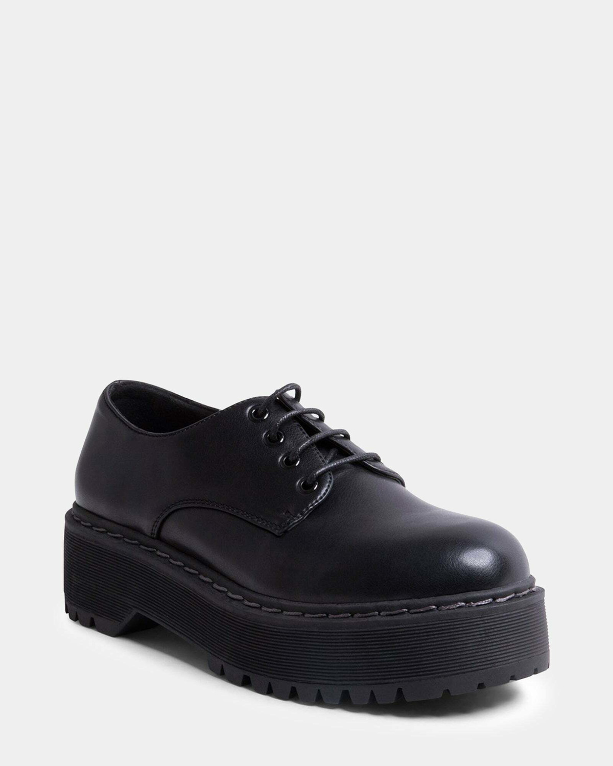 Steve Madden Bloomy Flats in Black