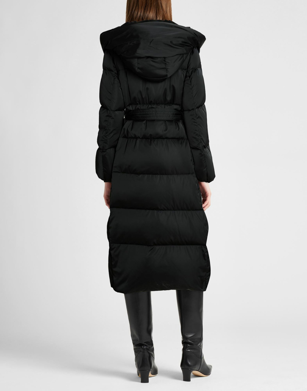 Peserico Womens Puffer in Black
