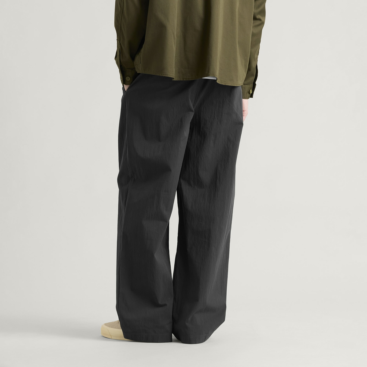 Danton Men's Twill Pleated Trousers in Charcoal