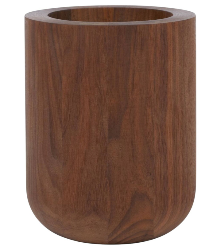 Photo: Michaël Verheyden Busk walnut vase
