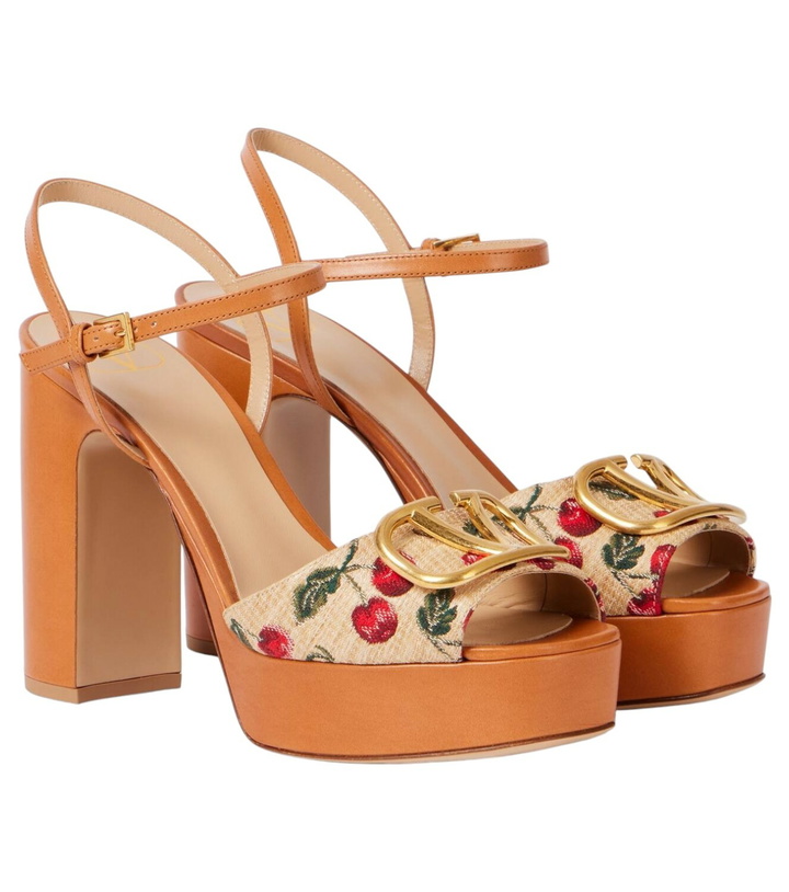 Photo: Valentino Garavani VLogo Signature 80 raffia-effect platform sandals