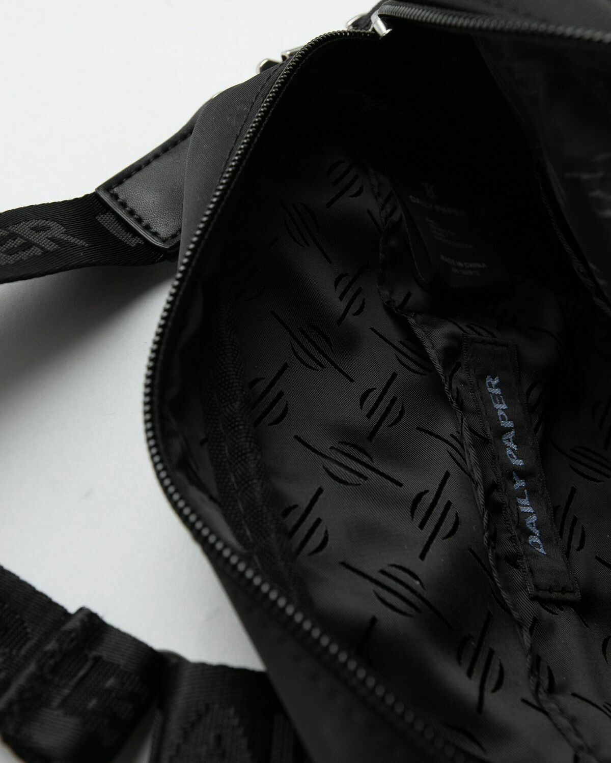 Daily Paper Hamea Bag Black Messenger & Crossbody Bags Daily