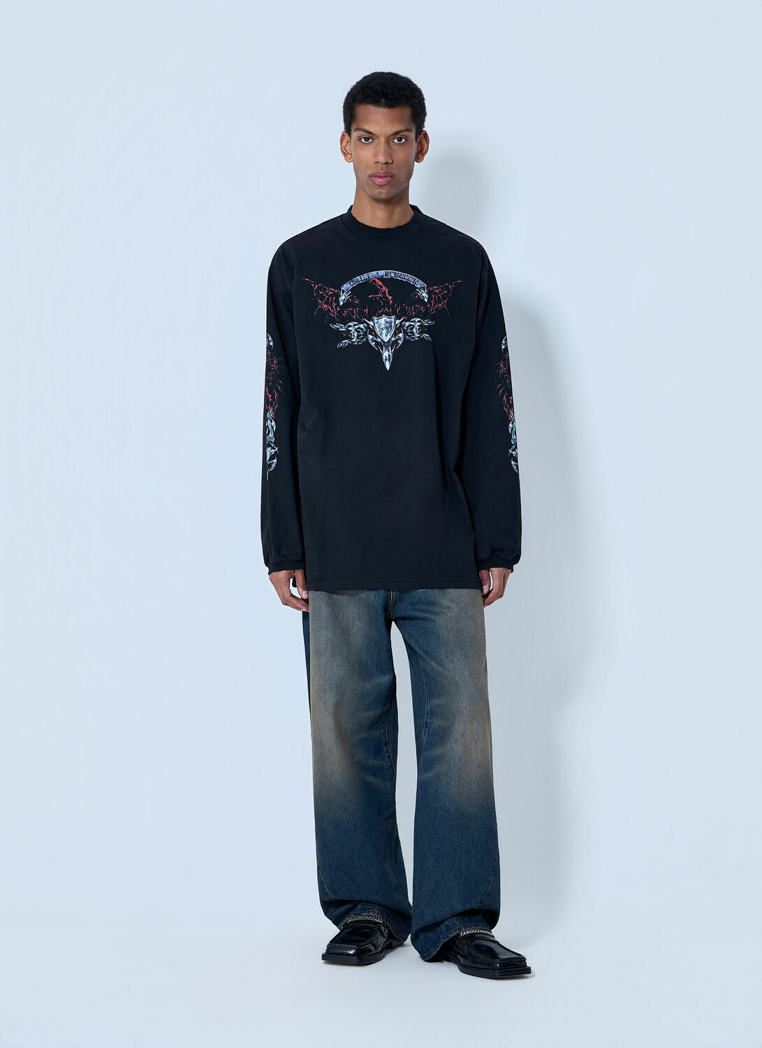 VETEMENTS Graphic Long Sleeve T-Shirt