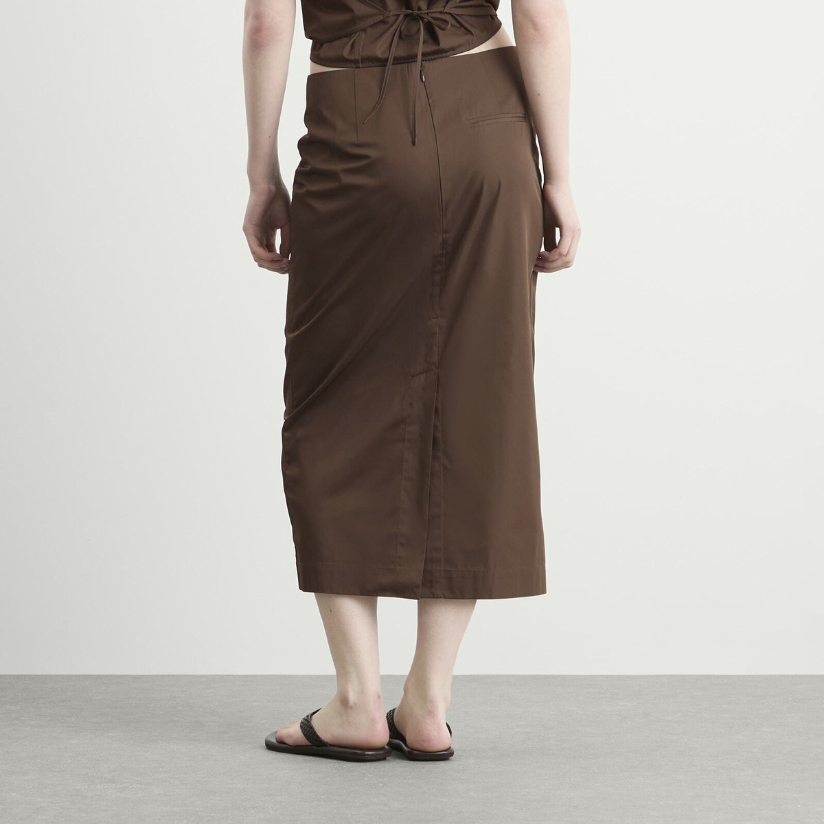 ST. Agni Women's Paper Taffeta Column Skirt in Mocha