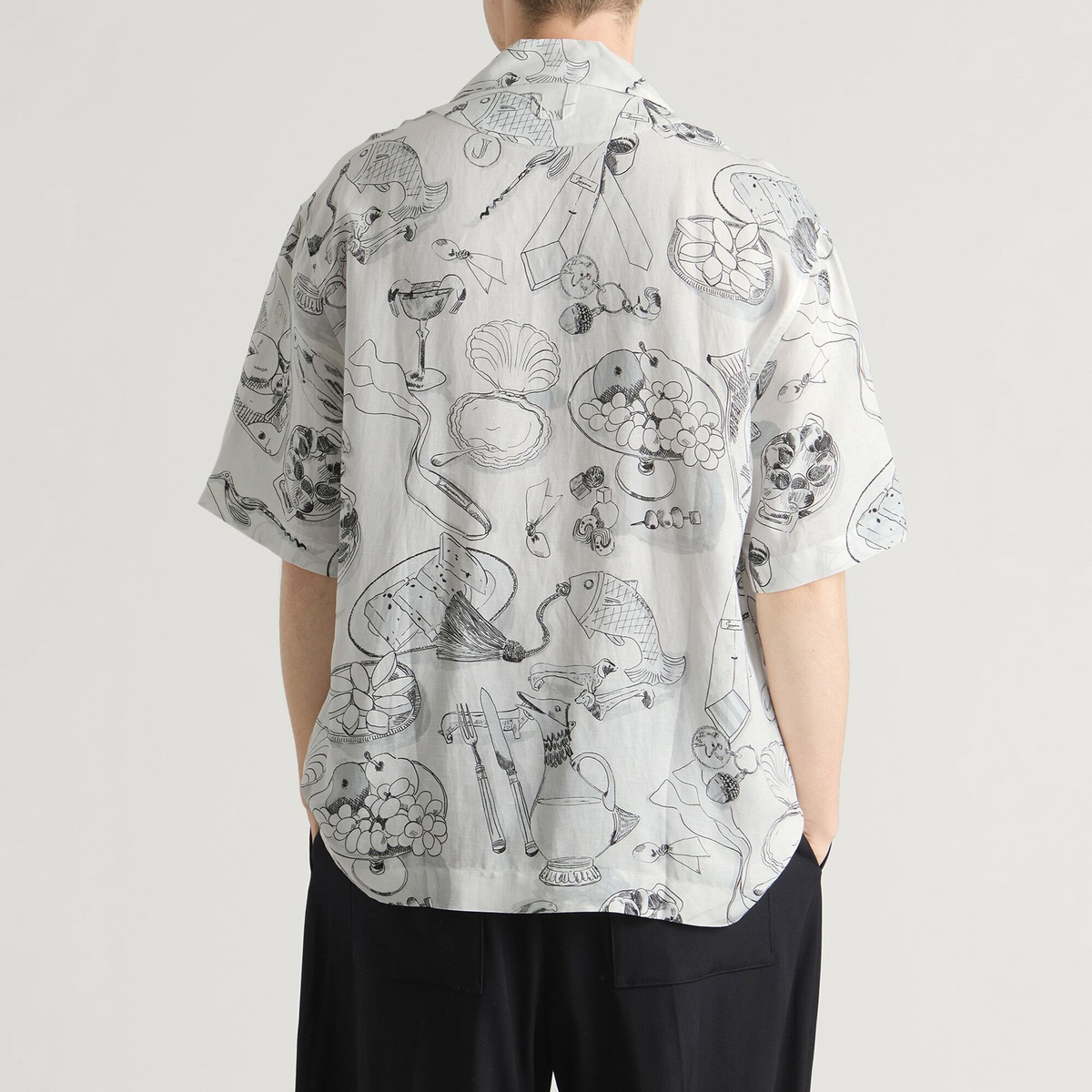 Jacquemus Men's Printed Cocktail Shirt in Print Table Off-White/Bla