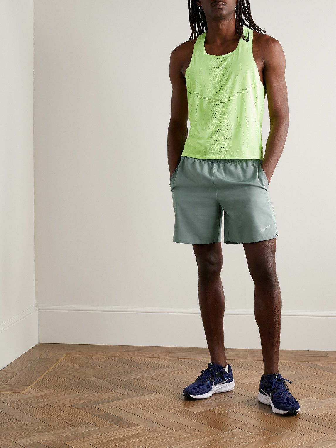 Nike Running Challenger MeshTrimmed DriFIT Running Shorts Green