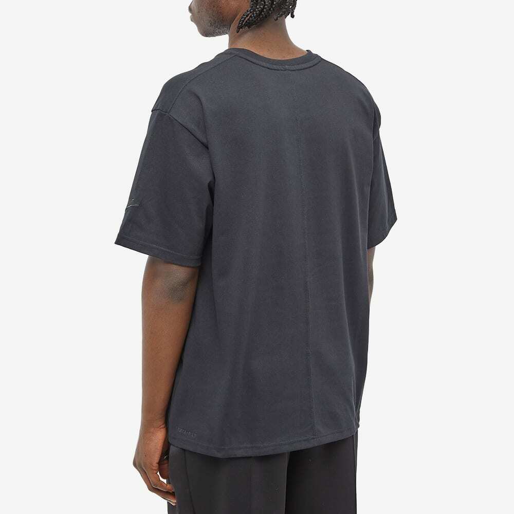 Nike Men's Teck Pack T-Shirt in Black/Anthracite Nike