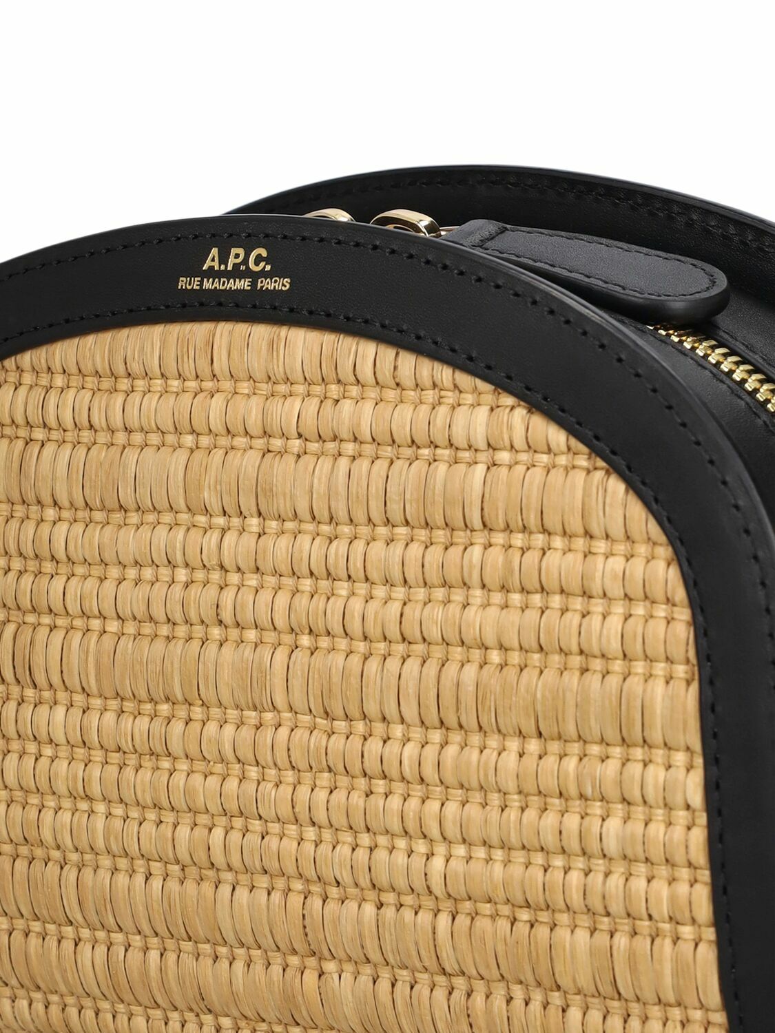 バッグ A.P.C mini Demi-Lune raffia crossbodybag A.P.C. Mini Demi-Lune Raffia Crossbody Bag | Neutrals | FARFETCH